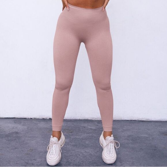 SET ACTIVE Pants - NWOT Set Active Sculptflex leggings - Amethyst